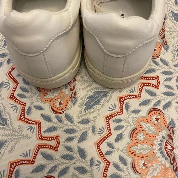New Banana Republic white sneakers - Picture 3 of 3